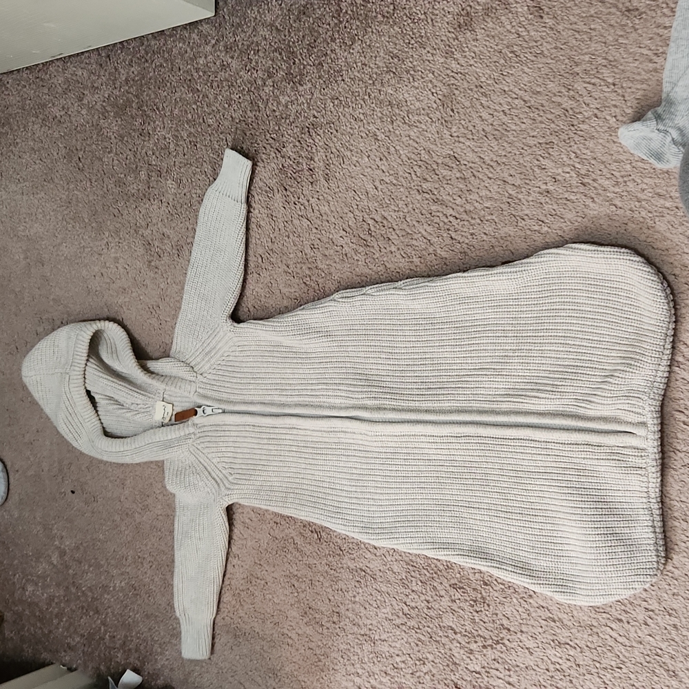 Goumi kids newborn 5 to 8lbs knit wearable blanket never worn